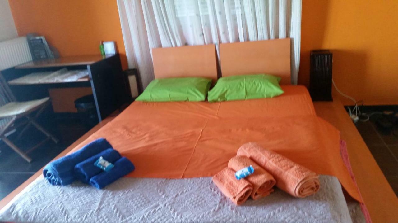 Alexandra Apartment *